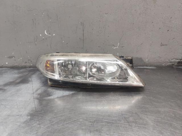 Luz direita 8200002847 RENAULT