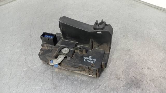 Fecho da porta dianteira direita 8200008248 OPEL