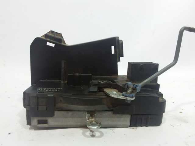 Fecho da porta traseira esquerda batente 8200020187 NISSAN
