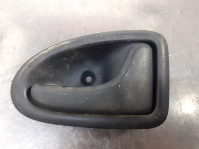 Maçaneta interna dianteira/traseira da porta direita 8200028995 RENAULT