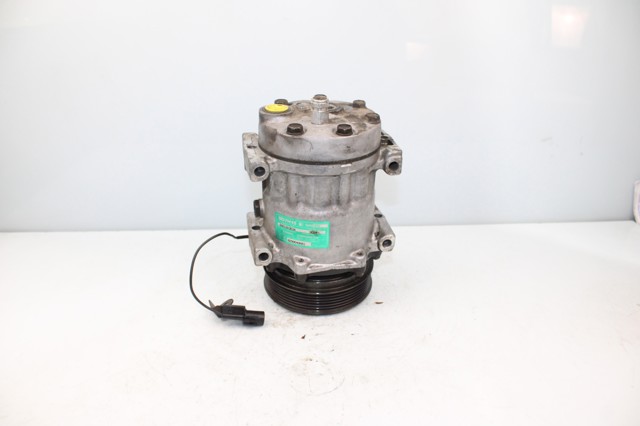 Compressor de aparelho de ar condicionado 8200040681 VOLVO