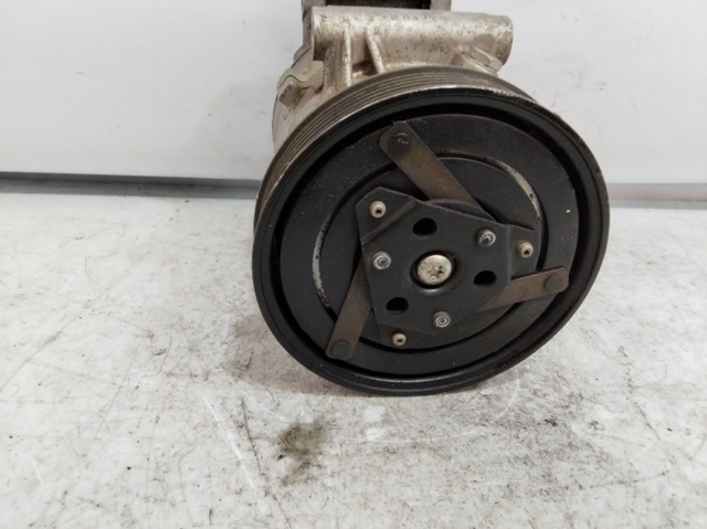 Compressor de aparelho de ar condicionado 8200050141 RENAULT
