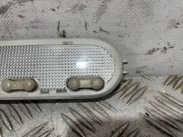Quebra-luz de iluminação de salão (de cabina) 8200073234 NISSAN