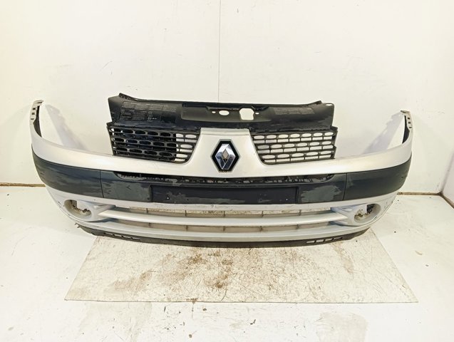 Pára-choque dianteiro 8200074471 RENAULT