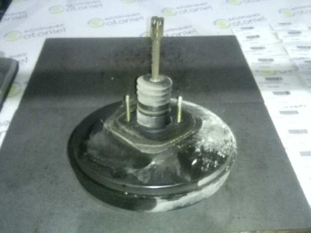 Reforçador dos freios a vácuo 8200100246A RENAULT