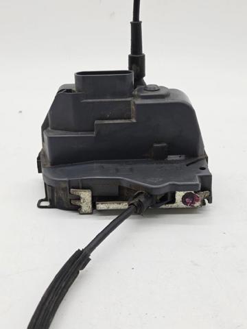 Fecho da porta traseira direita 8200119332 RENAULT