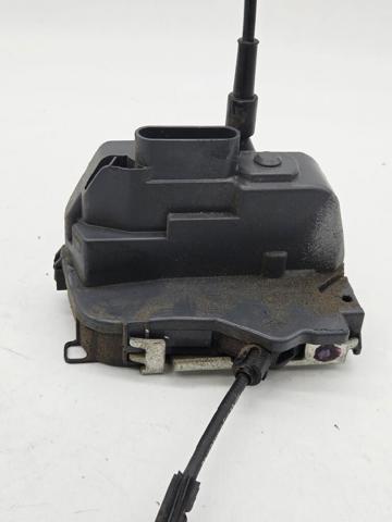 Fecho da porta traseira direita 8200119332 RENAULT