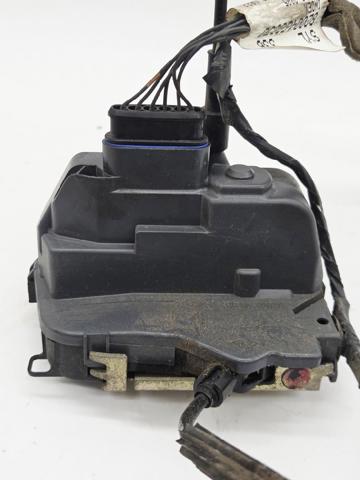 Fecho da porta traseira direita 8200119332 RENAULT
