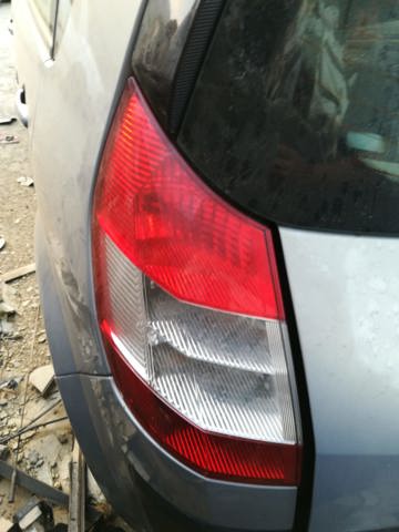 Lanterna traseira esquerda 8200127704 RENAULT