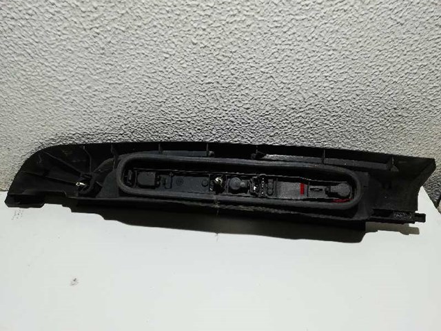 Lanterna traseira esquerda 8200150619 RENAULT