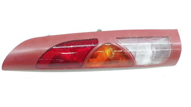 Lanterna traseira direita 8200150621 RENAULT