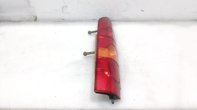 Lanterna traseira esquerda 8200150623 RENAULT