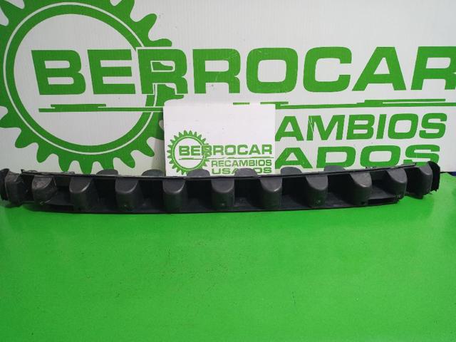 Pára-choque traseiro 8200150631 RENAULT