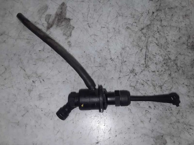 Cilindro mestre de embraiagem 8200151784 RENAULT