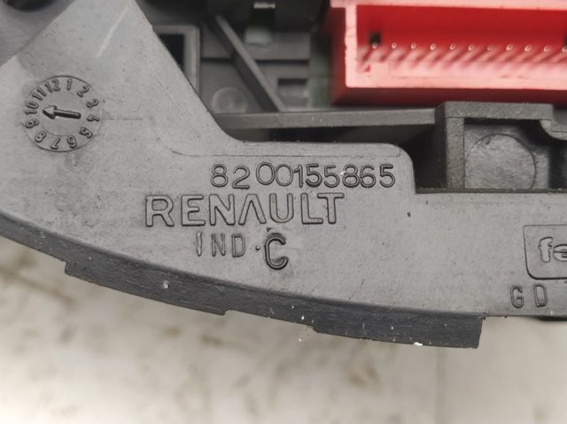 Comutador instalado na coluna da direção, montado 8200155865 RENAULT
