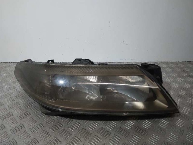 Luz direita 8200163324 RENAULT