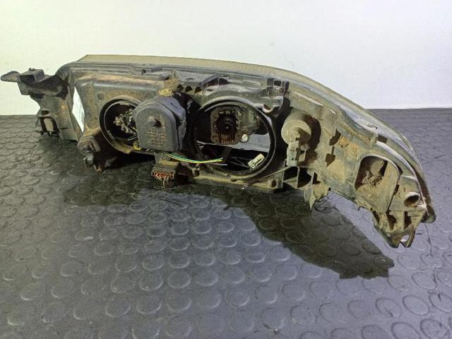 Luz direita 8200163324 RENAULT