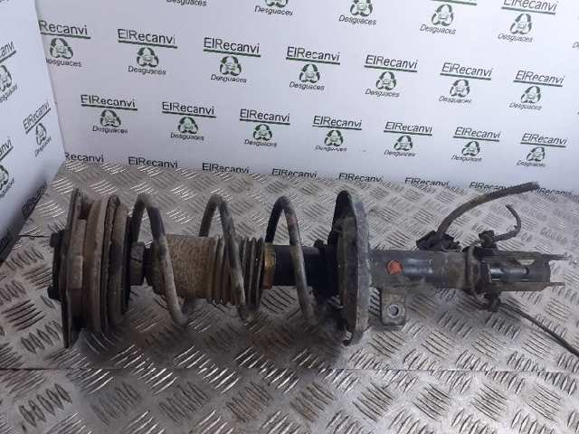 Suporte de amortecedor dianteiro direito 8200183568 NISSAN