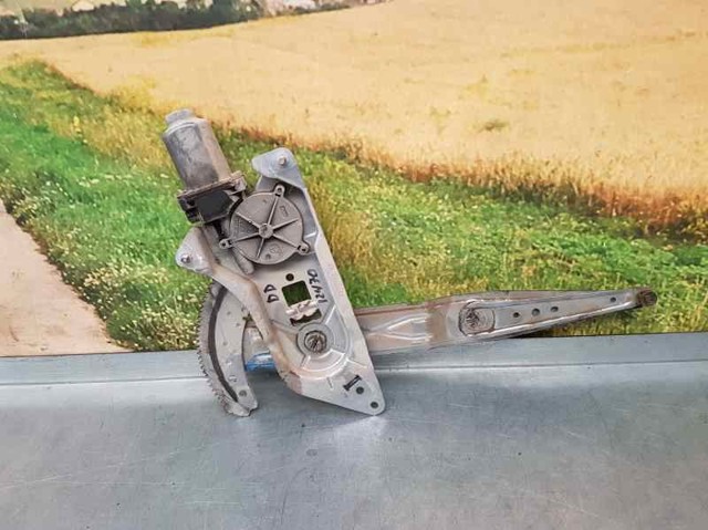 Mecanismo de acionamento de vidro da porta dianteira direita 8200188551 RENAULT