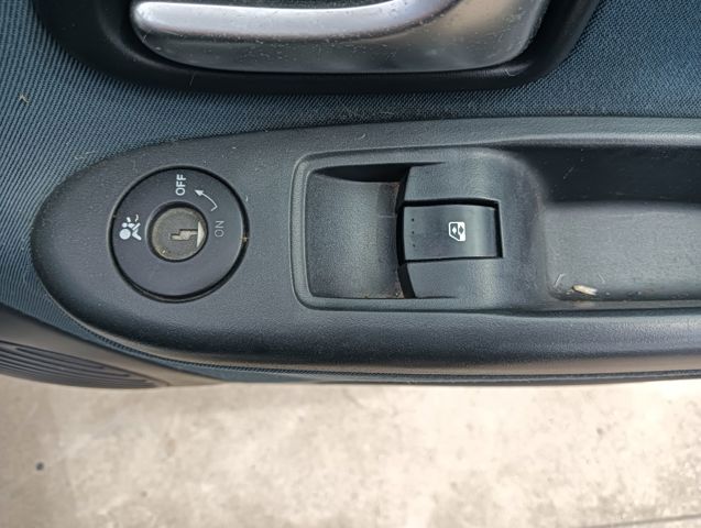 Mecanismo de acionamento de vidro da porta dianteira esquerda 82002098 RENAULT