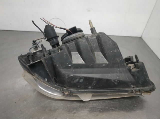 Luz esquerda 8200211005 RENAULT