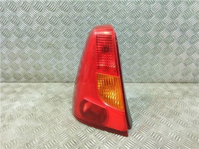 Lanterna traseira esquerda 8200211020 RENAULT
