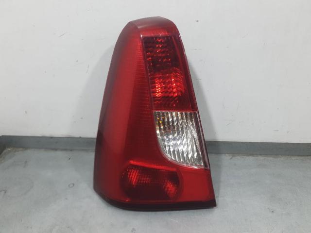 Lanterna traseira esquerda 8200211020 RENAULT