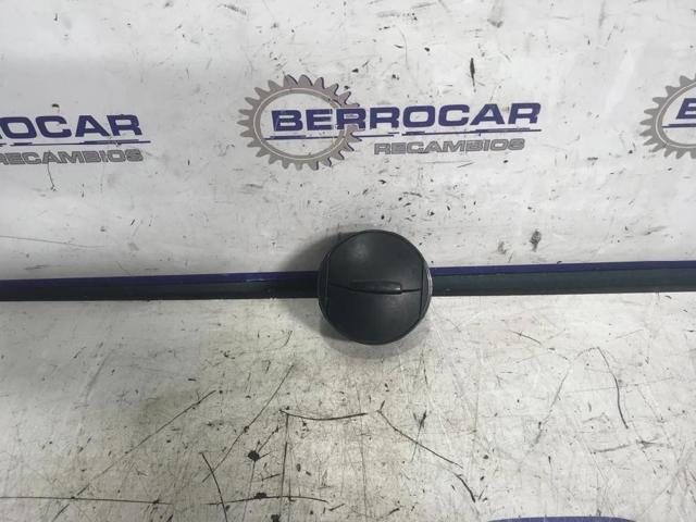 Grelha de ventilação de salão no "painel de instrumentos" 8200212480 RENAULT