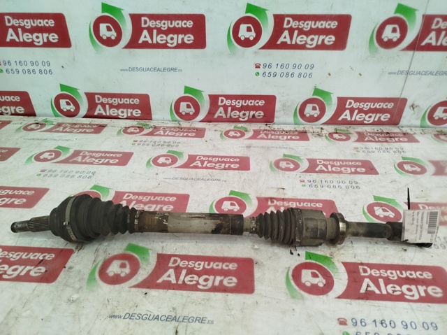 Semieixo (acionador) dianteiro direito 8200214788 RENAULT