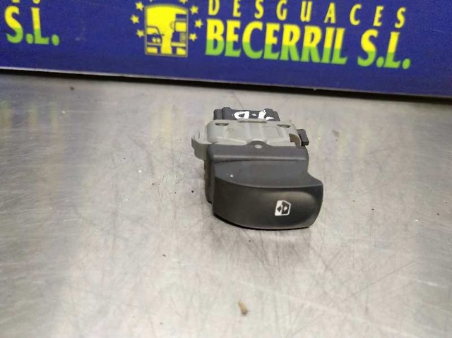 Botão traseiro de ativação de motor de acionamento de vidro 8200214936 RENAULT