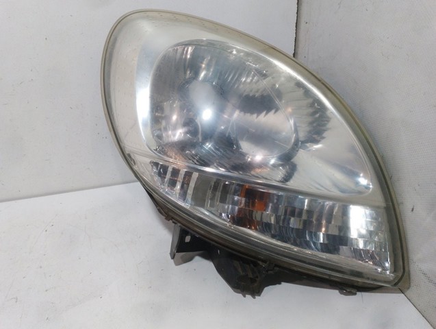 Luz direita 8200236591 NISSAN
