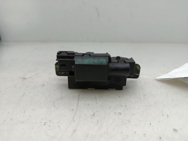 8200257615 Renault (RVI)