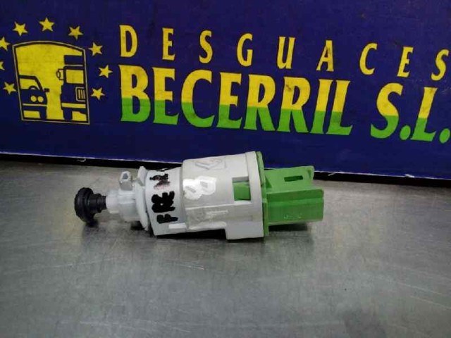Sensor de ativação de embraiagem 8200276360 RENAULT