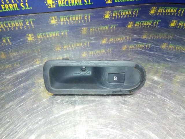 Botão traseiro de ativação de motor de acionamento de vidro 8200315024 RENAULT