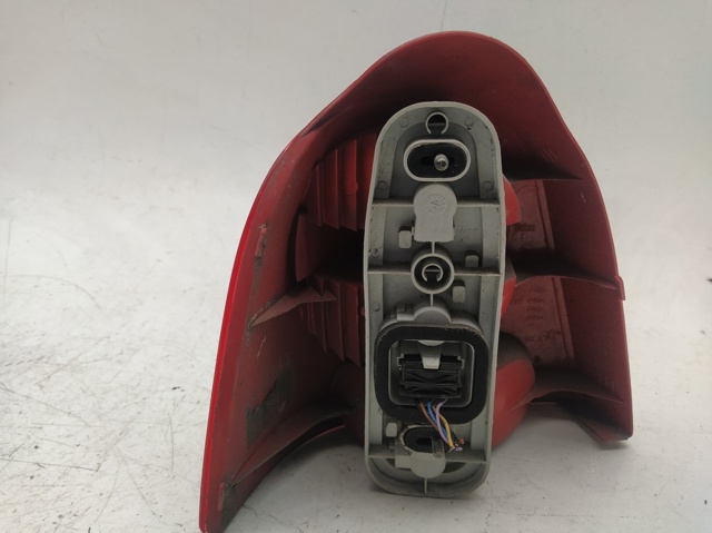 Lanterna traseira esquerda externa 8200338149 RENAULT