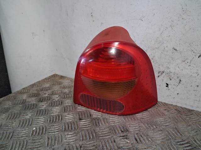 Lanterna traseira esquerda externa 8200338149 RENAULT