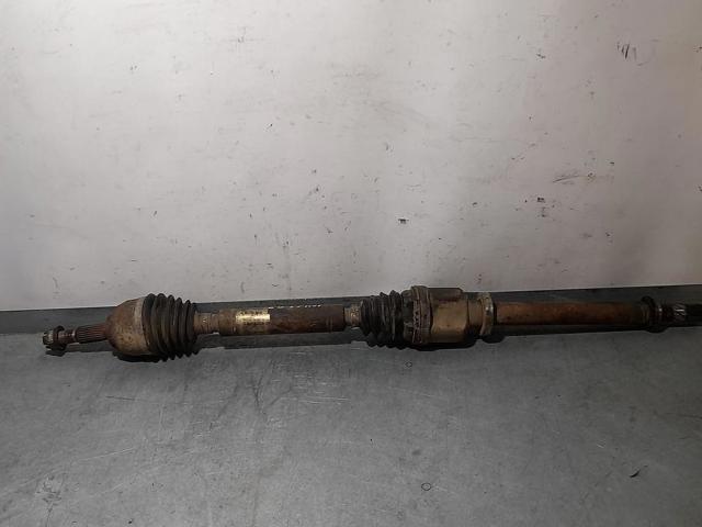 Semieixo (acionador) dianteiro direito 8200379235 RENAULT