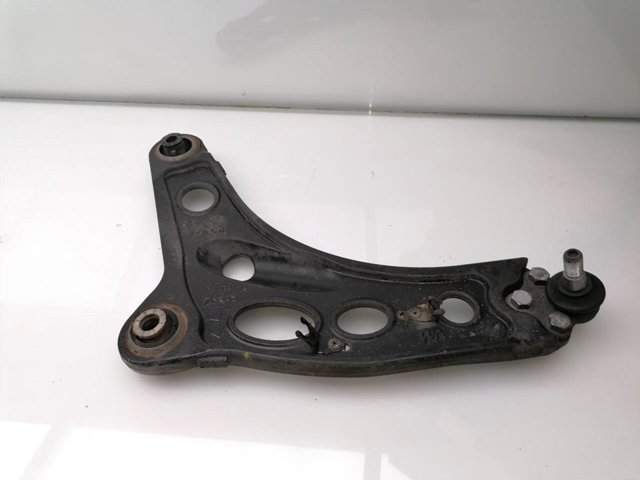 Braço oscilante inferior esquerdo de suspensão dianteira 8200395007 OPEL