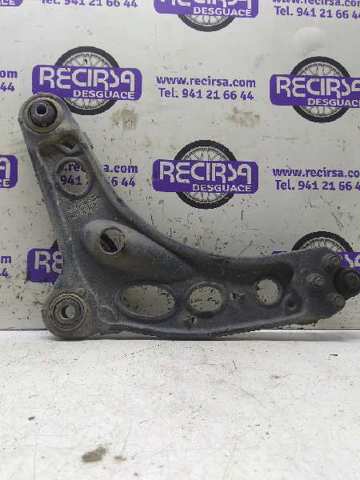 Braço oscilante inferior direito de suspensão dianteira 8200395034 RENAULT