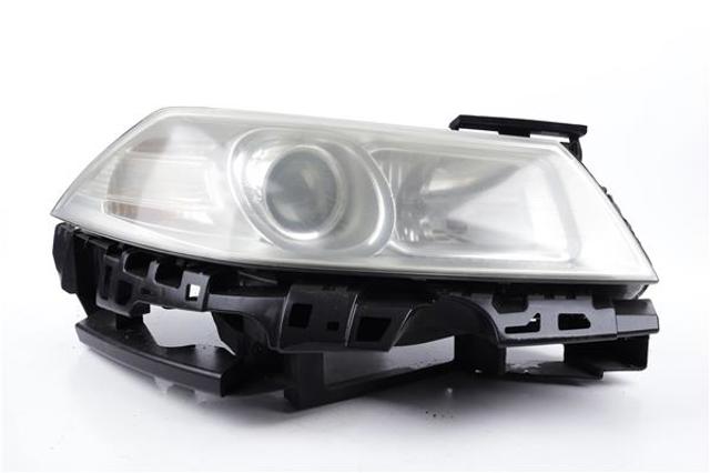 Luz direita 8200412742F RENAULT