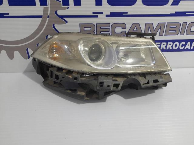 Luz direita 8200412754 RENAULT