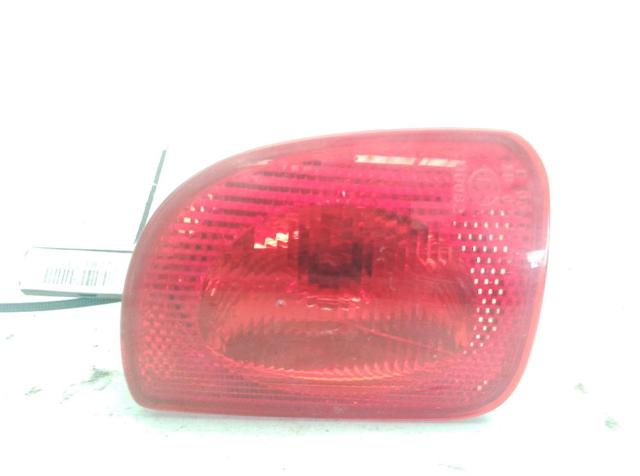 Lanterna de nevoeiro traseira esquerda 8200419906 MERCEDES