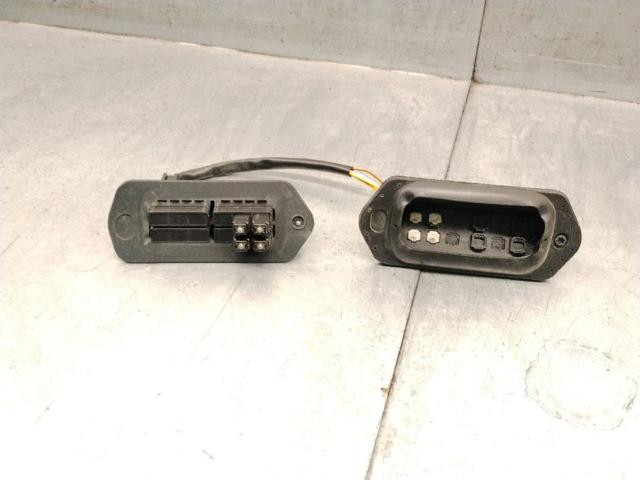 Sensor de fechamento de portas (interruptor de fim de carreira), na porta deslizante 8200428700 MERCEDES