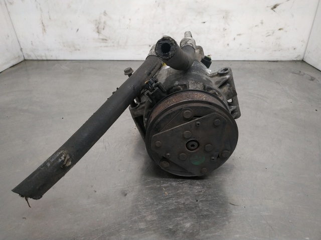 Compressor de aparelho de ar condicionado 8200436108 RENAULT