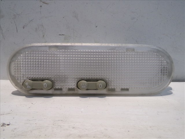 Quebra-luz de iluminação de salão (de cabina) 8200439423 OPEL