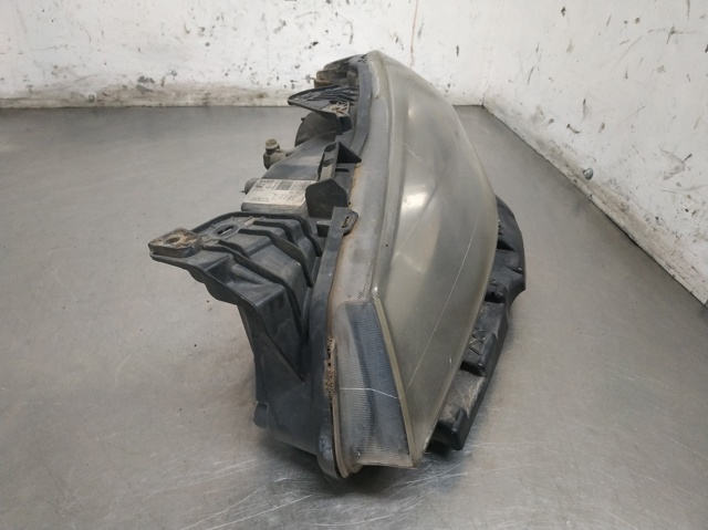 Luz esquerda 8200481196 RENAULT