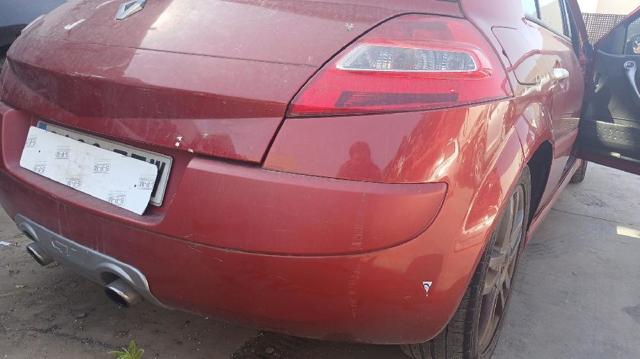 Pára-choque traseiro 8200490357 RENAULT