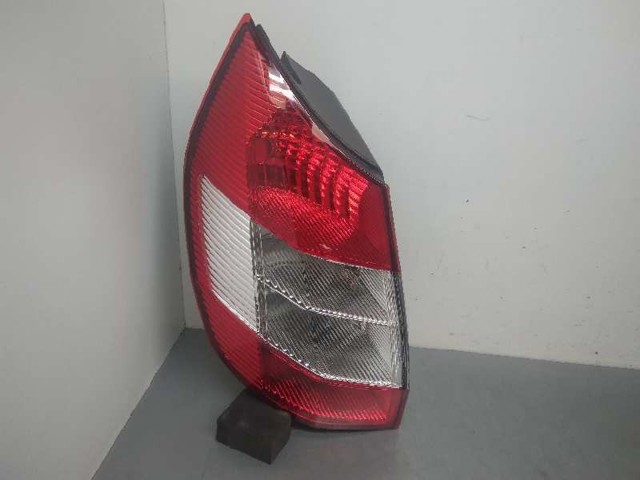 Lanterna traseira esquerda 8200493374 RENAULT