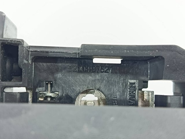 Suporte de maçaneta externa da porta dianteira esquerda 8200497521 MERCEDES