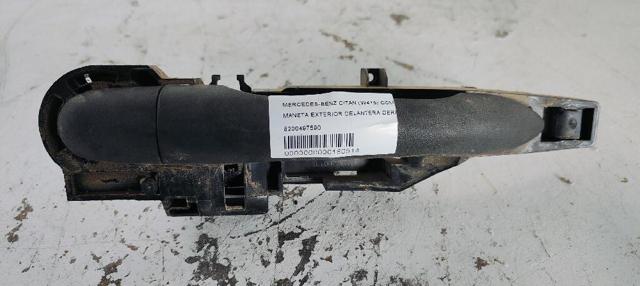 Suporte de maçaneta externa da porta dianteira direita 8200497590 MERCEDES